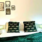 Meadows Court - Wyndale Living - Mansion Style Apt