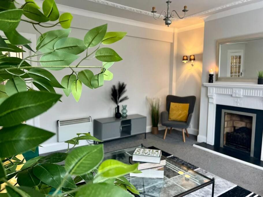 Meadows Court - Wyndale Living - Mansion Style * Birmingham